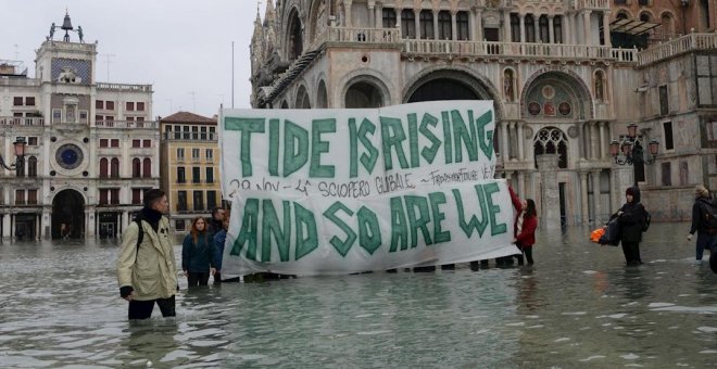 Al menos un muerto en Venecia por la inundación "apocalíptica"